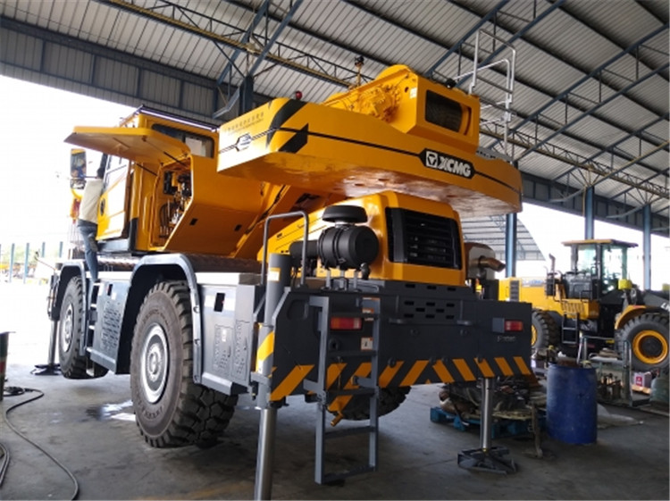 XCMG 55 ton Hydraulic Rough Terrain Crane RT55U 4 wheel crane rough terrain for sale